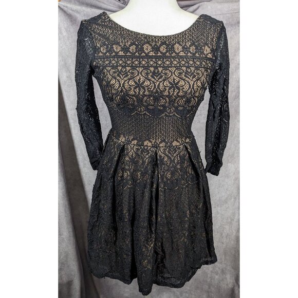 B Darlin Gothic Cream With Black Lace Overlay Knee Length Dress - Picture 7 of 11